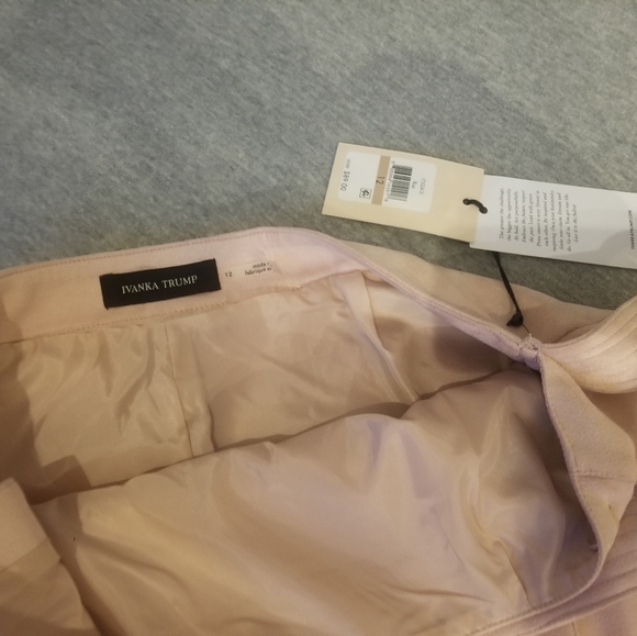 Ivanka Trump Heel high Skirts. - Picture 6 of 6